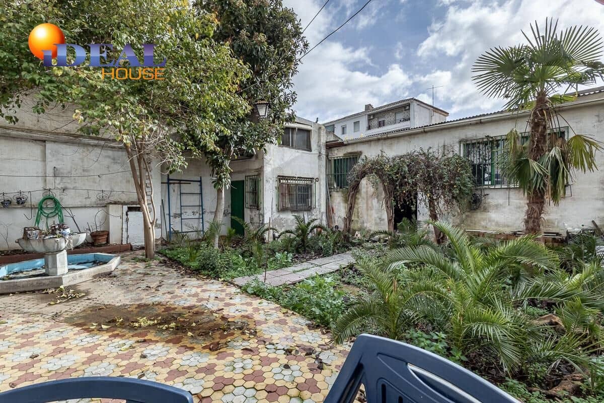 3 slaapkamer Rijtjeshuis te koop in Granada stad met garage - € 398.000 (Ref: 9586381)