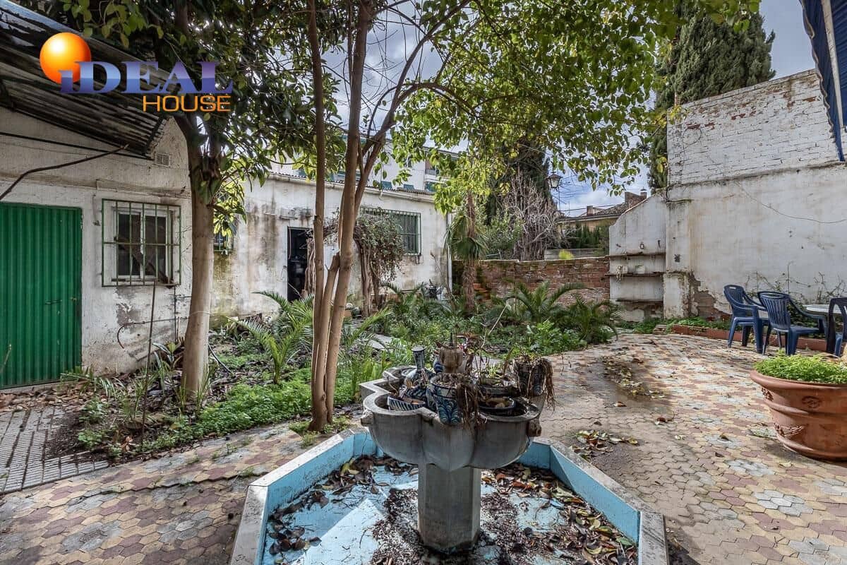 3 slaapkamer Rijtjeshuis te koop in Granada stad met garage - € 398.000 (Ref: 9586381)