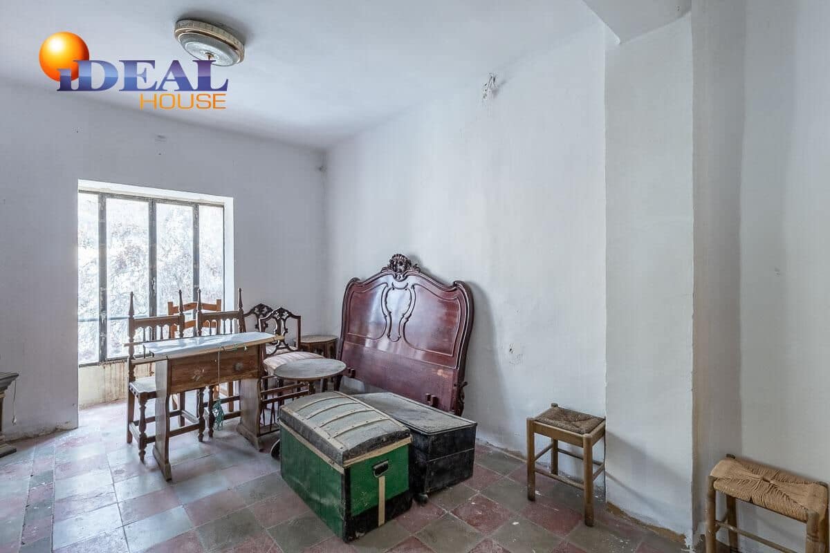 4 slaapkamer Rijtjeshuis te koop in Granada stad met garage - € 348.000 (Ref: 9586382)