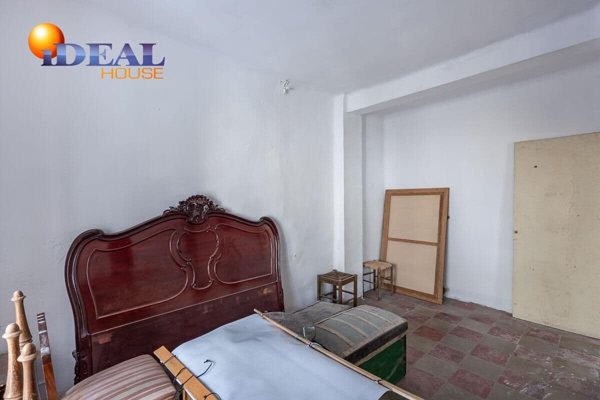 4 slaapkamer Rijtjeshuis te koop in Granada stad met garage - € 348.000 (Ref: 9586382)