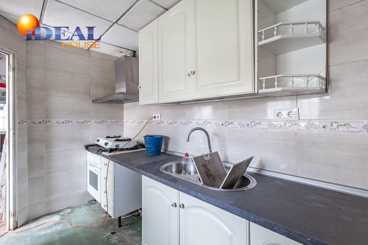 4 slaapkamer Rijtjeshuis te koop in Granada stad met garage - € 348.000 (Ref: 9586382)