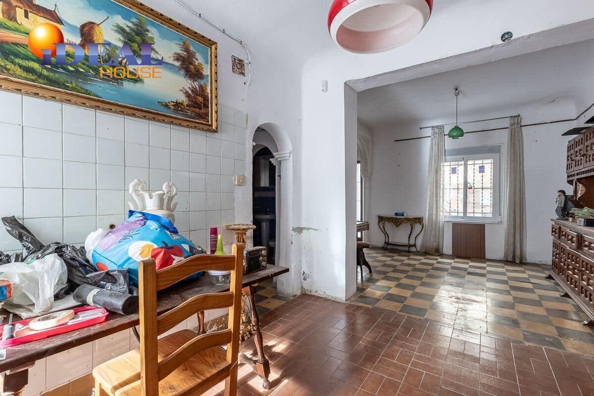 4 slaapkamer Rijtjeshuis te koop in Granada stad met garage - € 348.000 (Ref: 9586382)