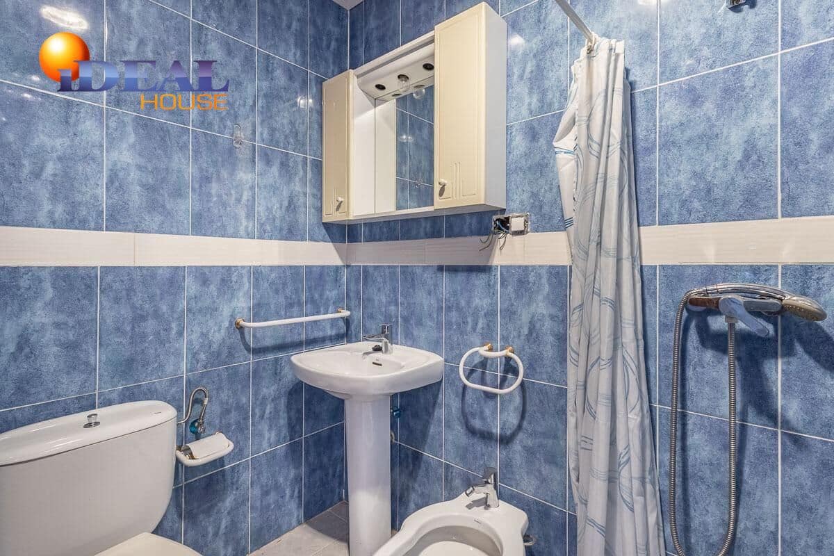 4 slaapkamer Rijtjeshuis te koop in Granada stad met garage - € 348.000 (Ref: 9586382)