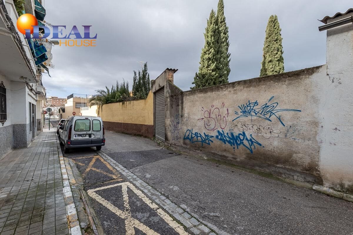 4 slaapkamer Rijtjeshuis te koop in Granada stad met garage - € 348.000 (Ref: 9586382)