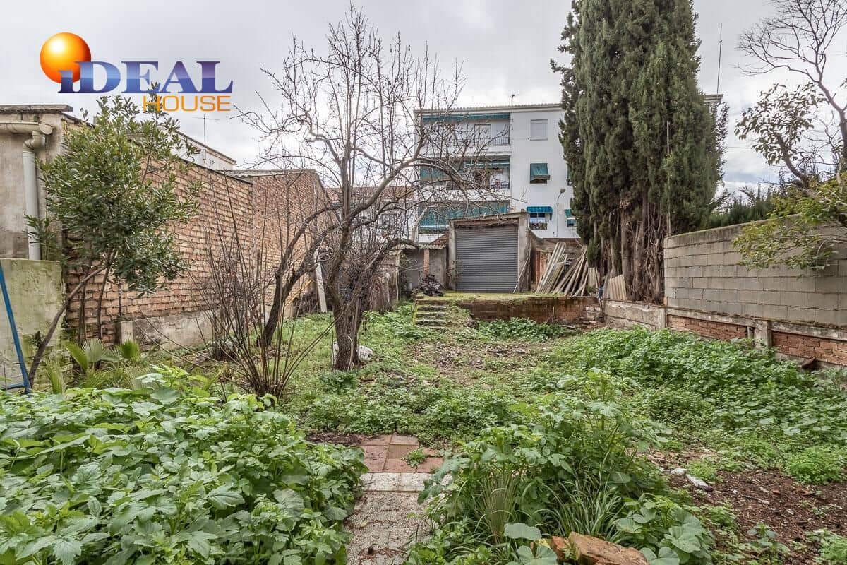 4 slaapkamer Rijtjeshuis te koop in Granada stad met garage - € 348.000 (Ref: 9586382)