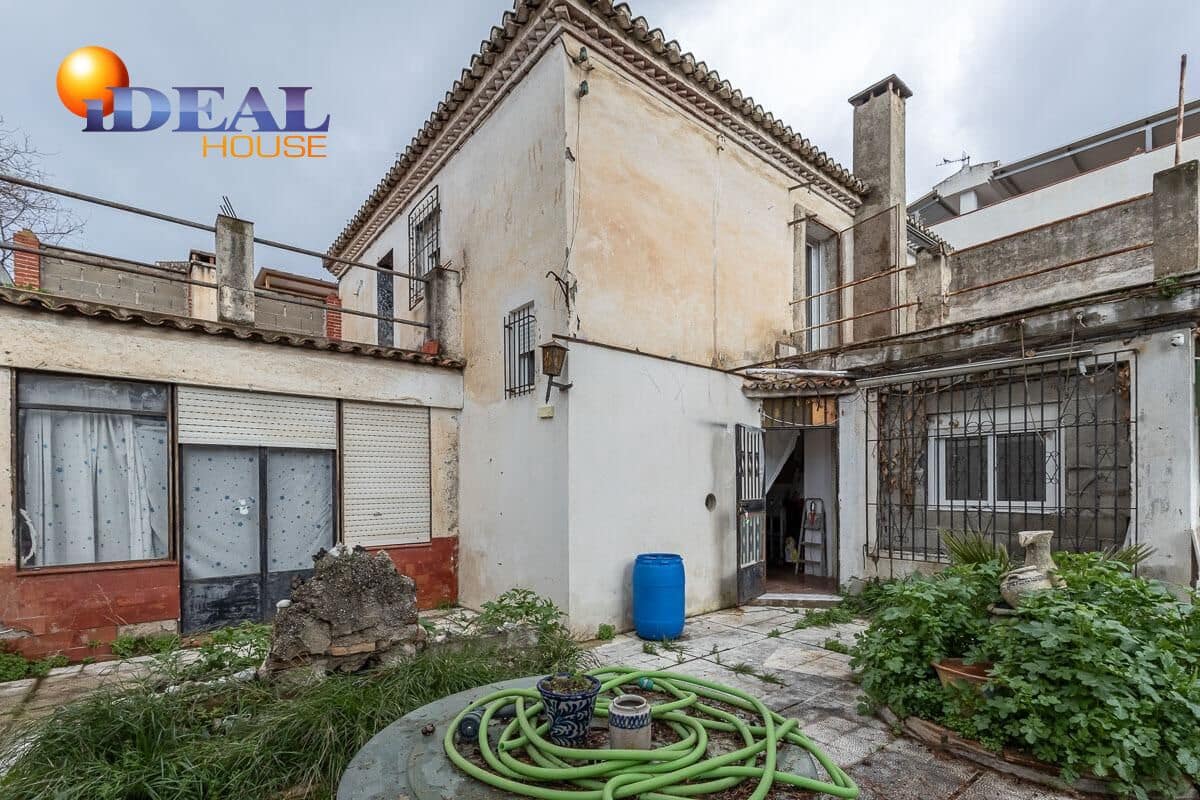 4 slaapkamer Rijtjeshuis te koop in Granada stad met garage - € 348.000 (Ref: 9586382)