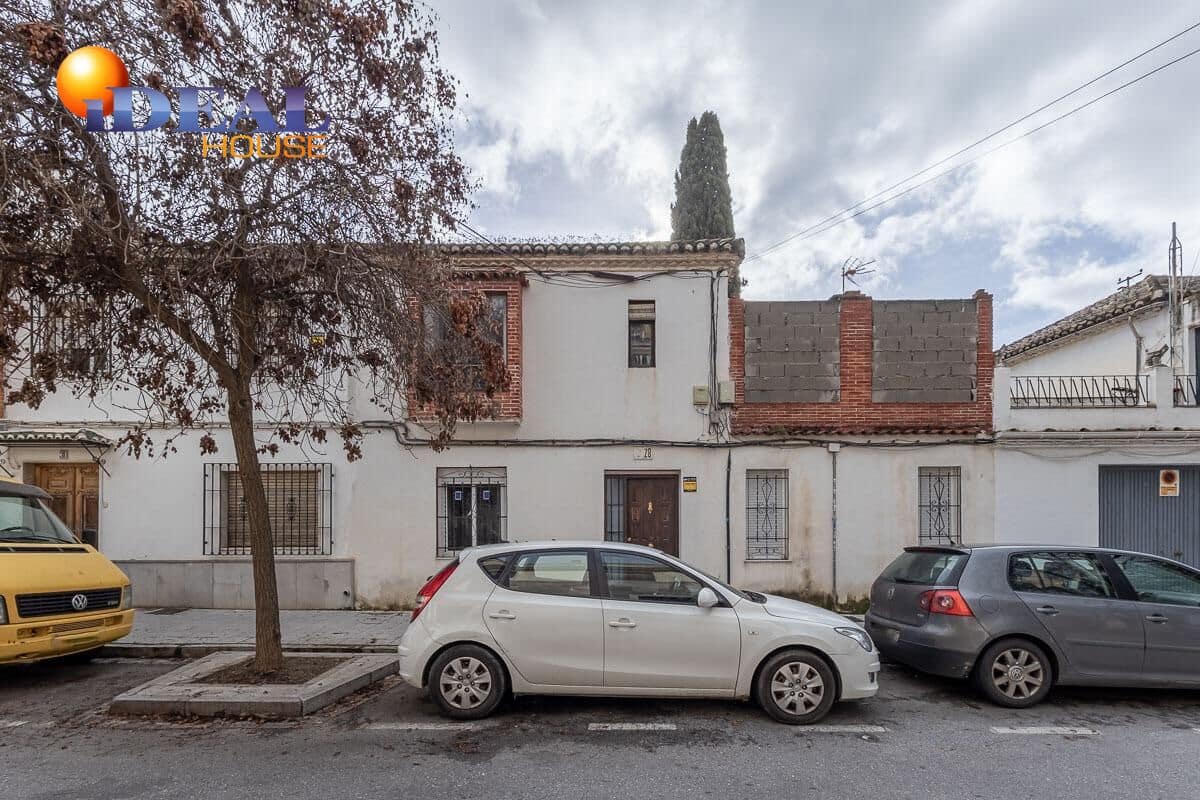 4 slaapkamer Rijtjeshuis te koop in Granada stad met garage - € 348.000 (Ref: 9586382)