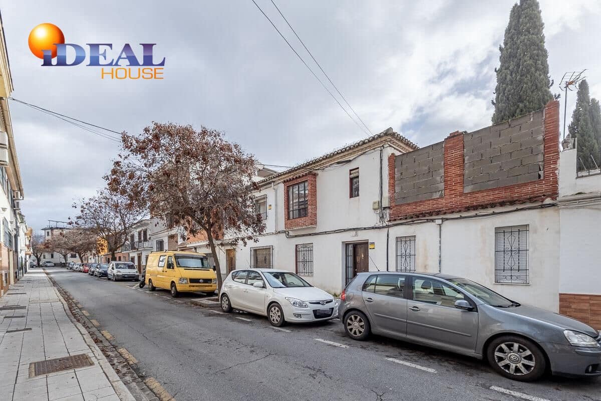 4 slaapkamer Rijtjeshuis te koop in Granada stad met garage - € 348.000 (Ref: 9586382)