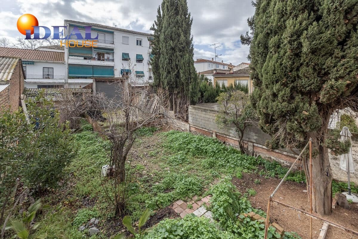 4 slaapkamer Rijtjeshuis te koop in Granada stad met garage - € 348.000 (Ref: 9586382)