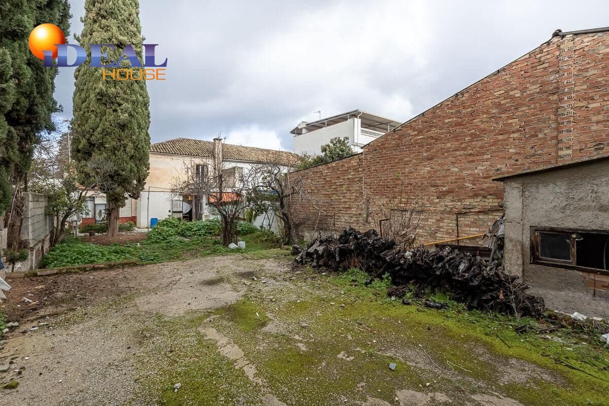 4 slaapkamer Rijtjeshuis te koop in Granada stad met garage - € 348.000 (Ref: 9586382)