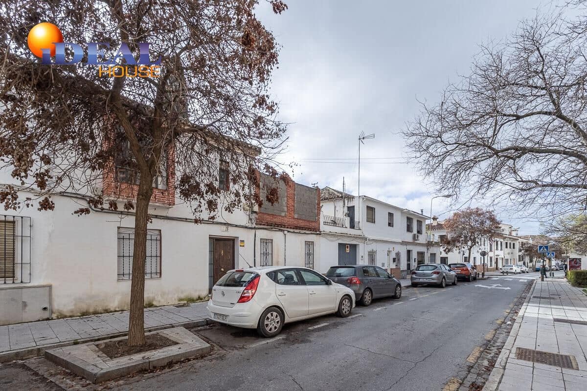 4 slaapkamer Rijtjeshuis te koop in Granada stad met garage - € 348.000 (Ref: 9586382)