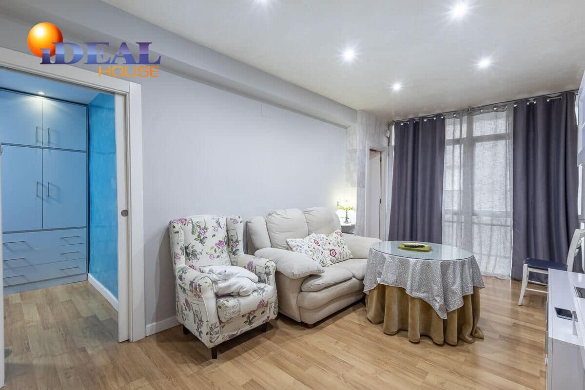 3 sovrum Lägenhet till salu i Granada stad - 235 000 € (Ref: 9586383)