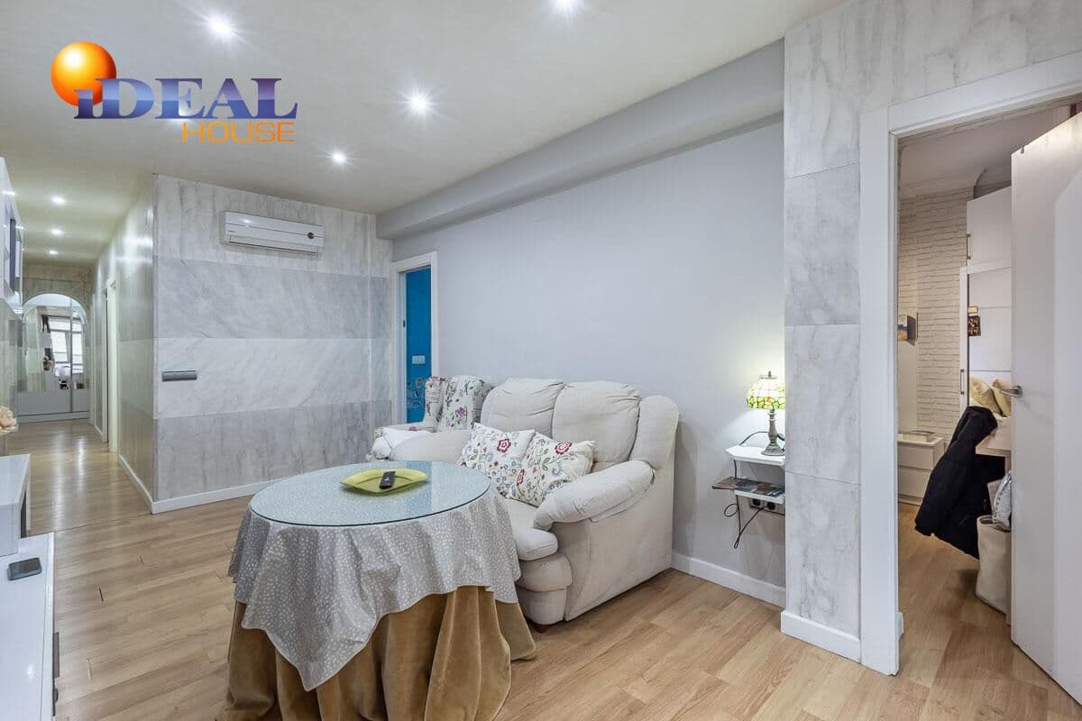 3 sovrum Lägenhet till salu i Granada stad - 235 000 € (Ref: 9586383)