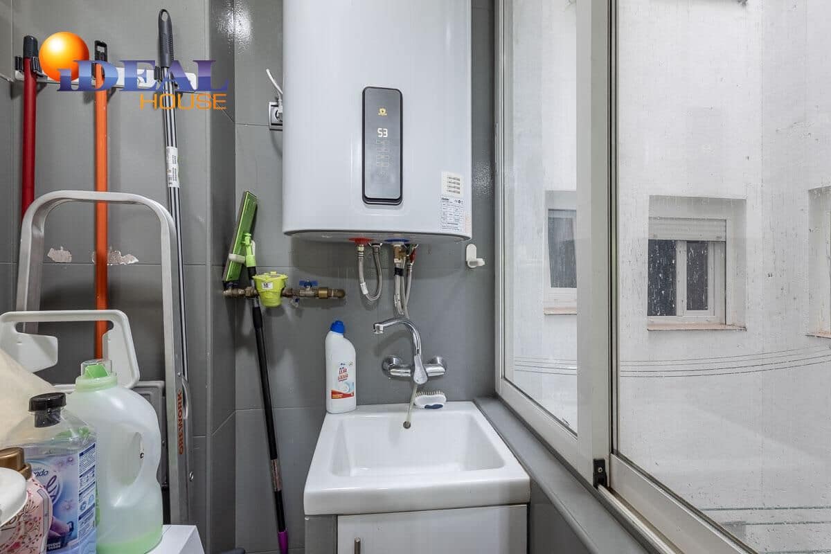 3 sovrum Lägenhet till salu i Granada stad - 235 000 € (Ref: 9586383)