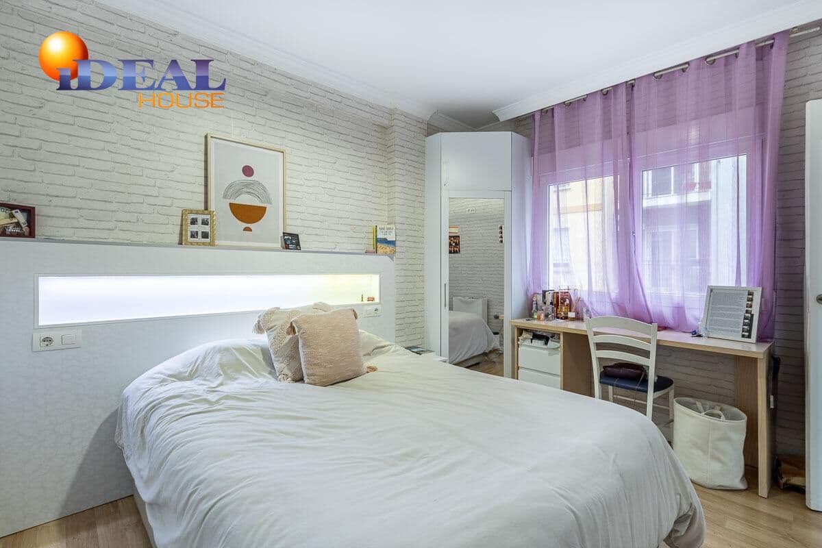 3 sovrum Lägenhet till salu i Granada stad - 235 000 € (Ref: 9586383)