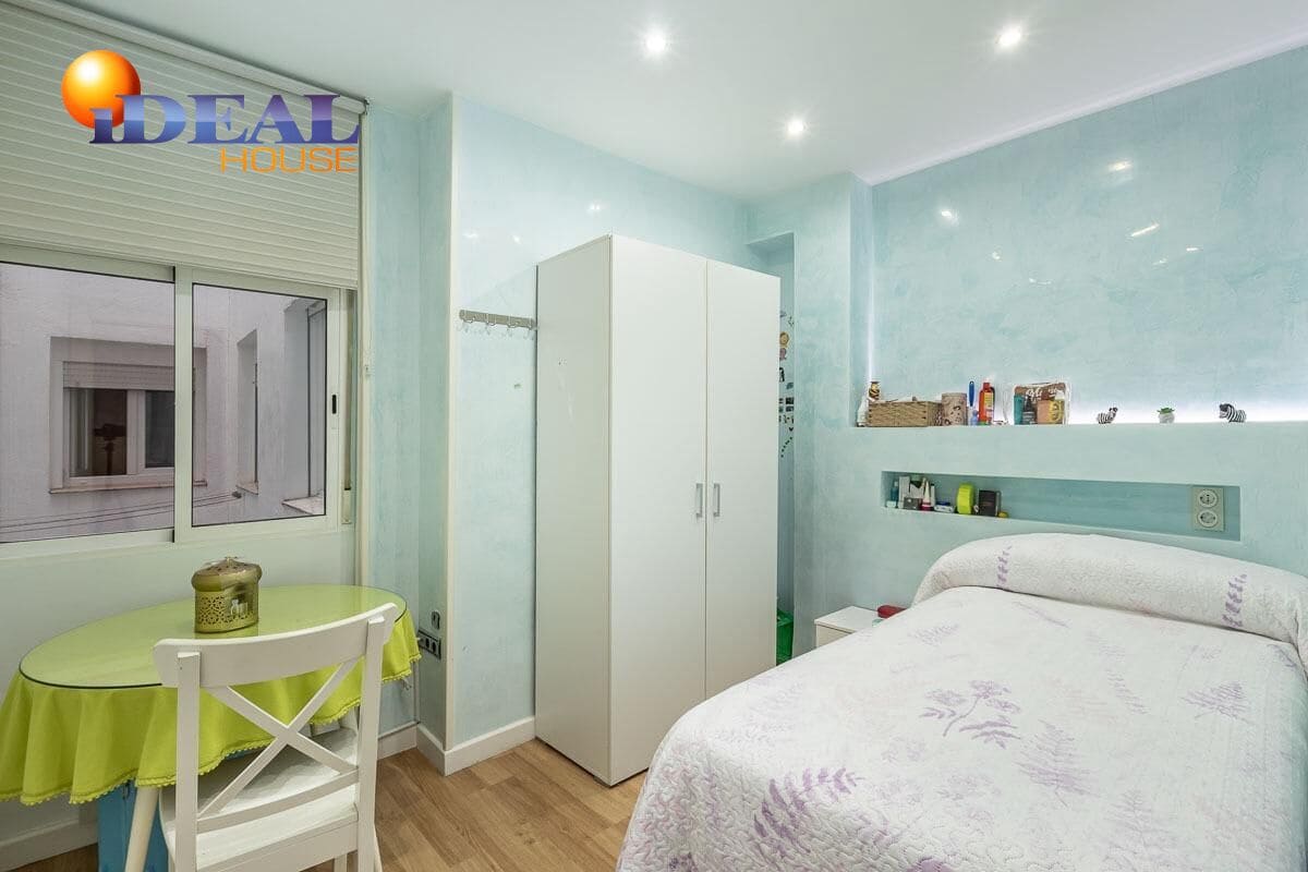 3 sovrum Lägenhet till salu i Granada stad - 235 000 € (Ref: 9586383)