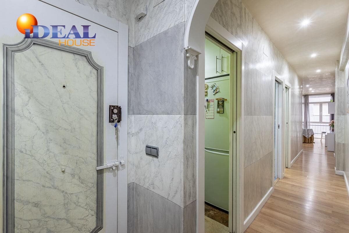 3 sovrum Lägenhet till salu i Granada stad - 235 000 € (Ref: 9586383)