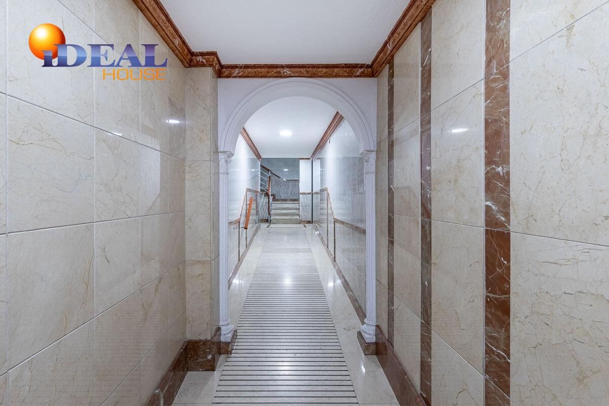 3 sovrum Lägenhet till salu i Granada stad - 235 000 € (Ref: 9586383)