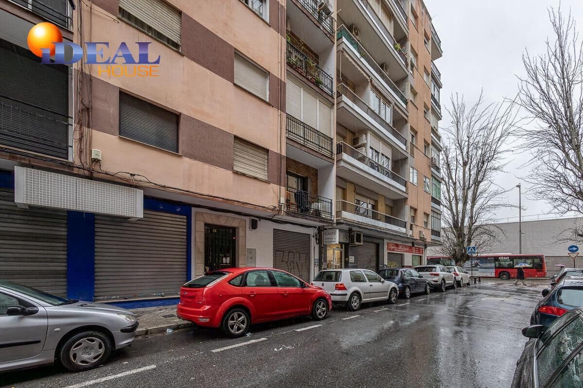 3 sovrum Lägenhet till salu i Granada stad - 235 000 € (Ref: 9586383)