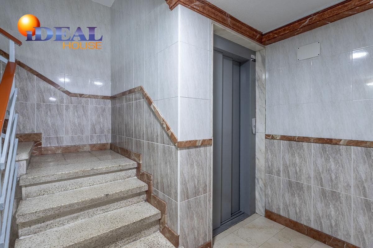 3 sovrum Lägenhet till salu i Granada stad - 235 000 € (Ref: 9586383)