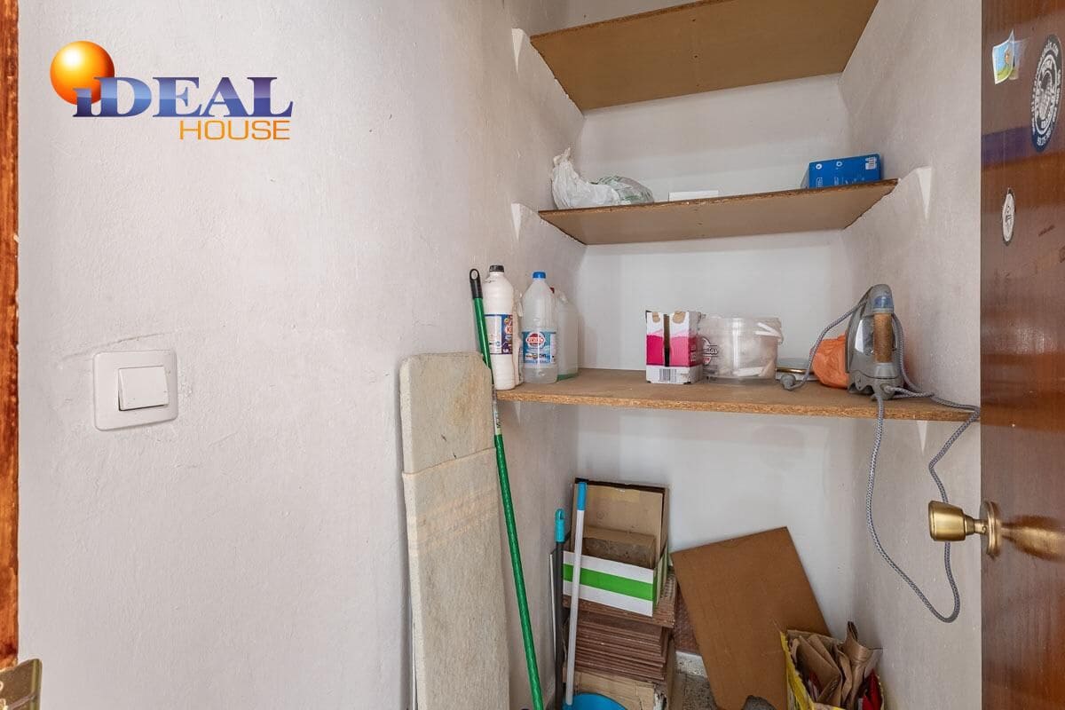 4 Zimmer Wohnung zu verkaufen in Granada Stadt - 225.000 € (Ref: 9586384)
