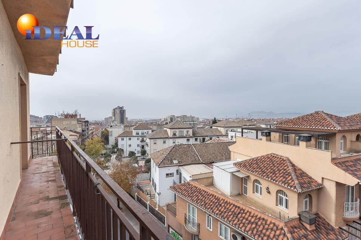 4 Zimmer Wohnung zu verkaufen in Granada Stadt - 225.000 € (Ref: 9586384)