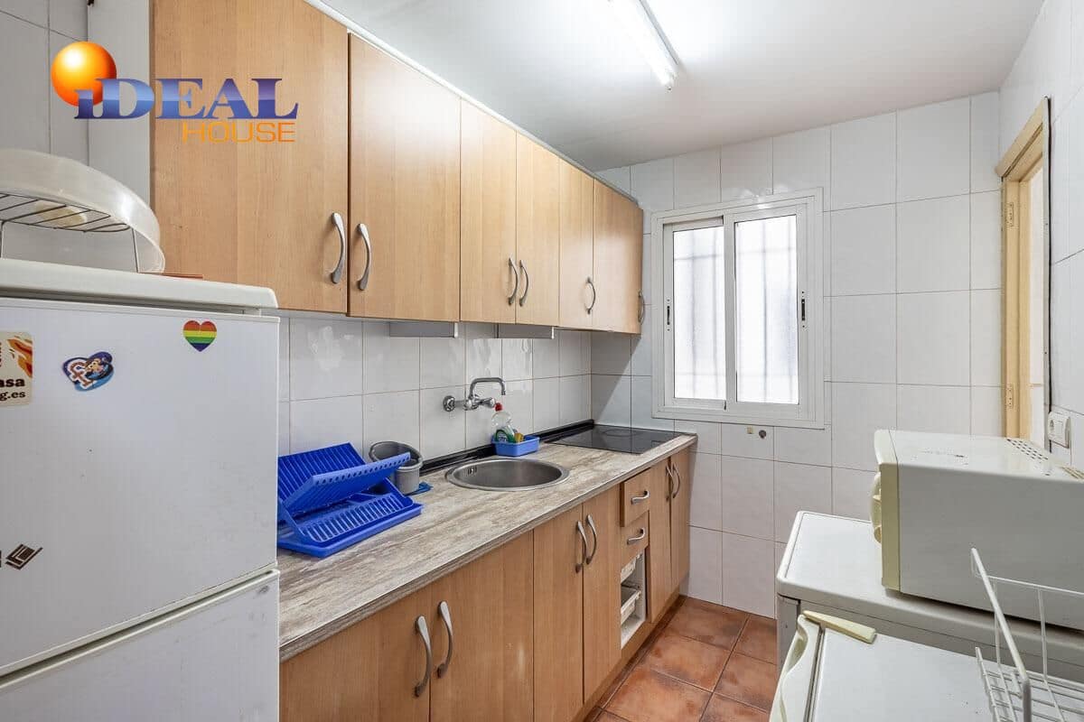 4 Zimmer Wohnung zu verkaufen in Granada Stadt - 225.000 € (Ref: 9586384)