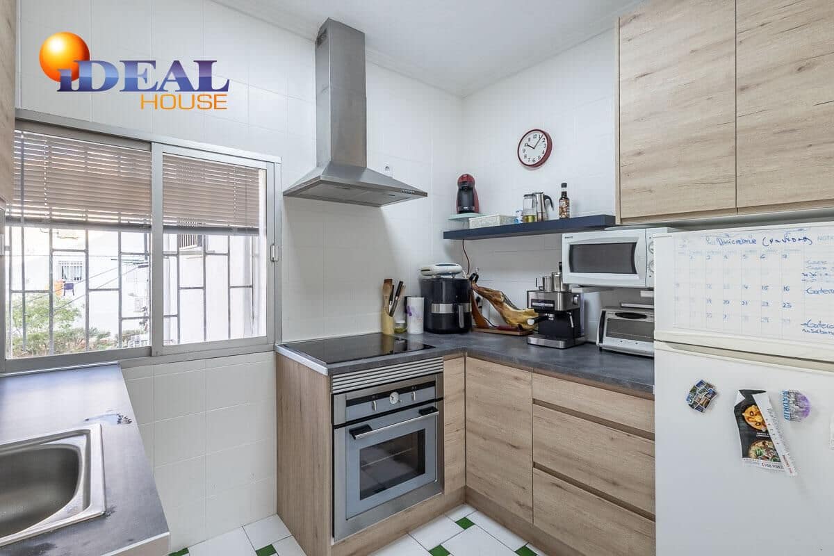 3 Zimmer Wohnung zu verkaufen in Granada Stadt - 195.000 € (Ref: 9591200)