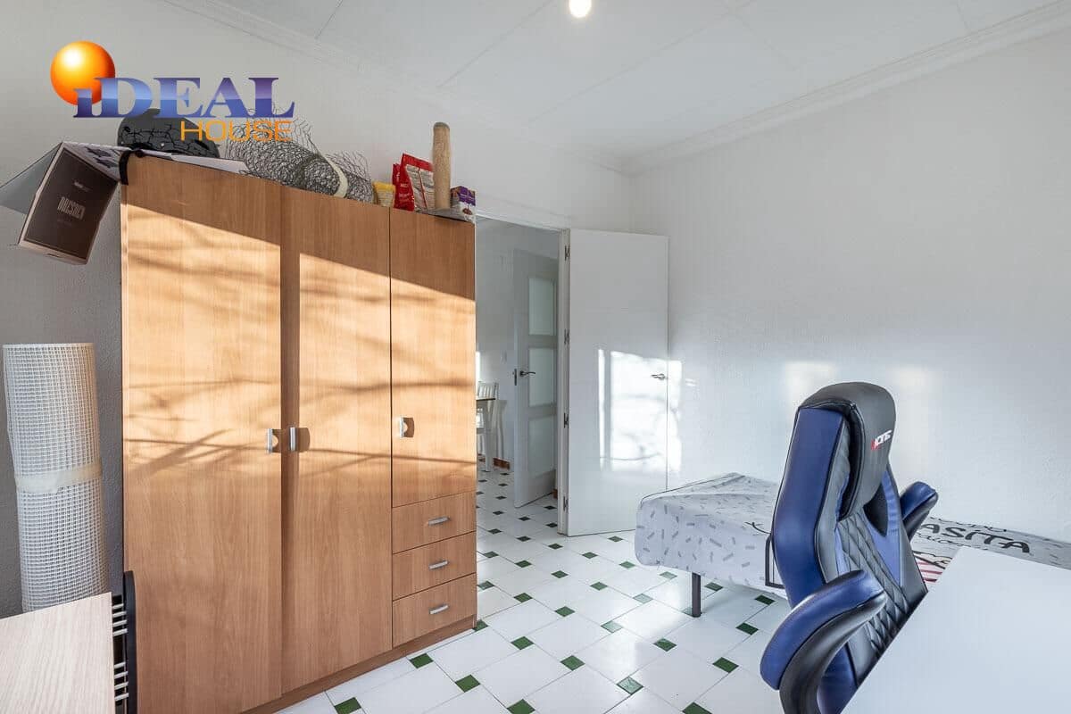 3 Zimmer Wohnung zu verkaufen in Granada Stadt - 195.000 € (Ref: 9591200)