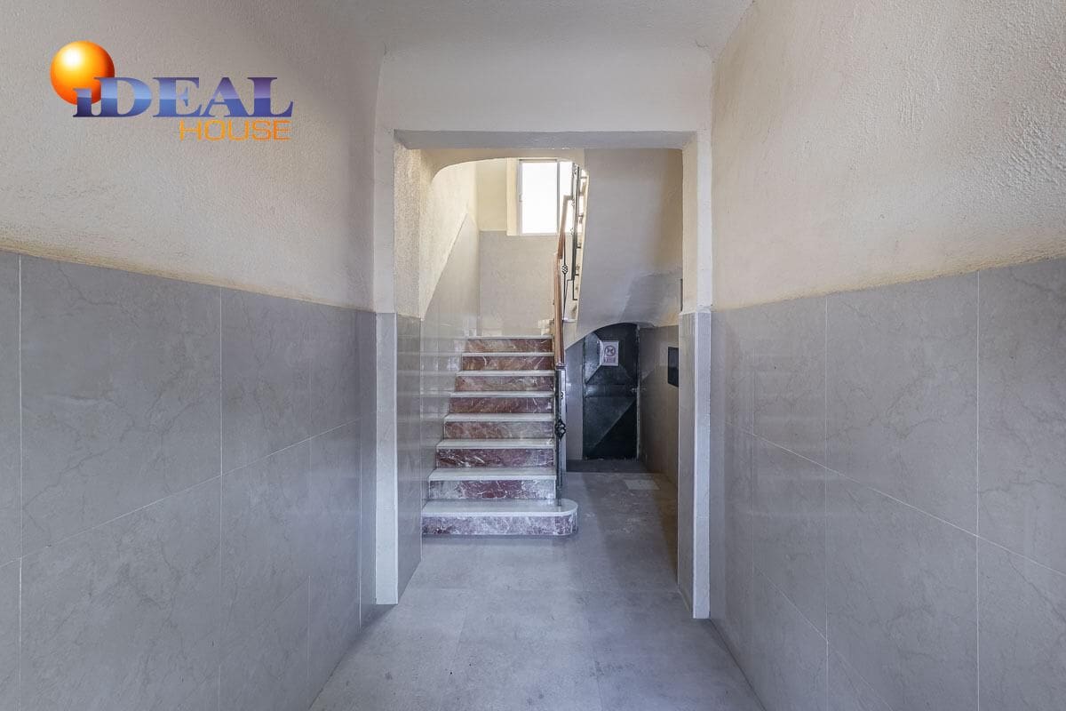 3 Zimmer Wohnung zu verkaufen in Granada Stadt - 195.000 € (Ref: 9591200)