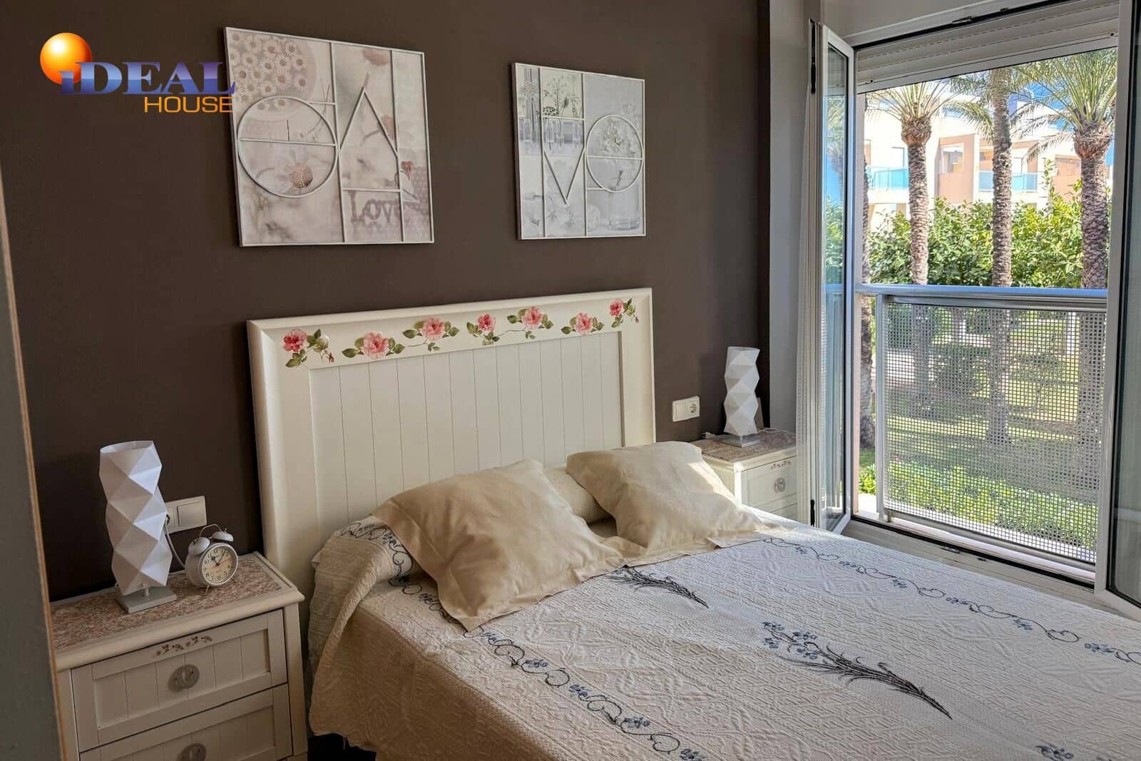 2 bedroom Flat for sale in Roquetas de Mar with pool - € 195,000 (Ref: 9591201)