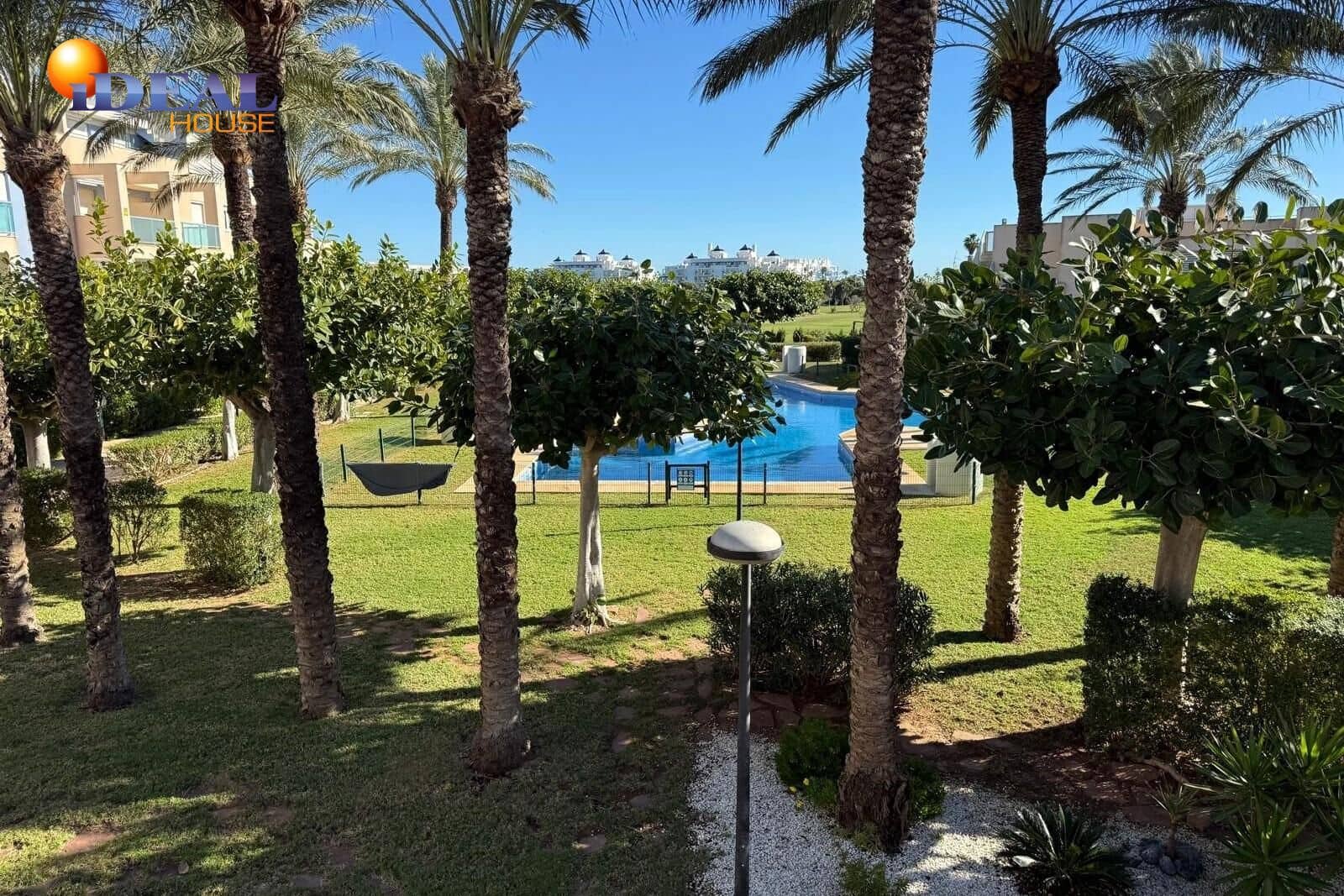 2 bedroom Flat for sale in Roquetas de Mar with pool - € 195,000 (Ref: 9591201)