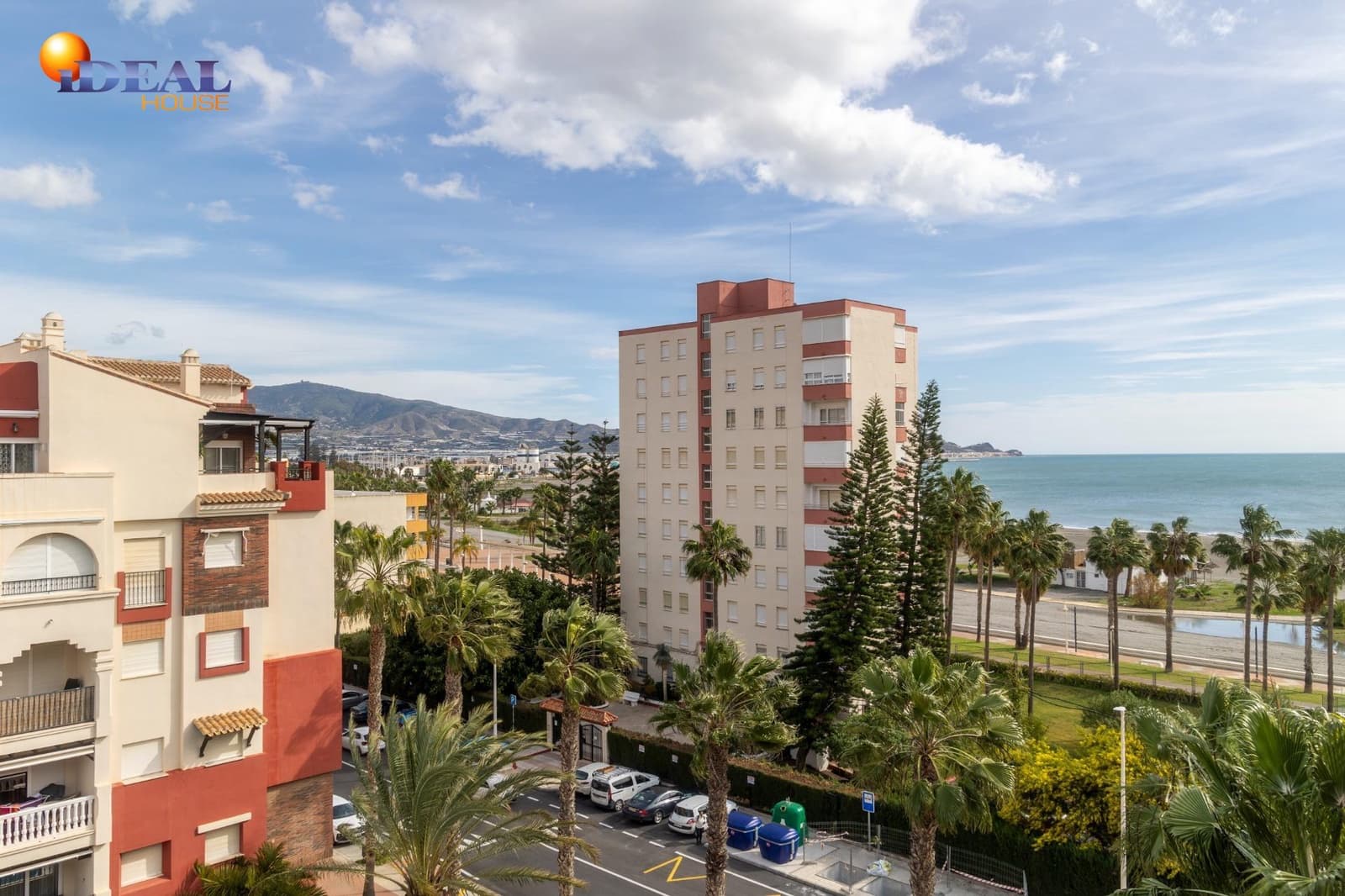 2 bedroom Penthouse for sale in Motril with pool garage - € 367,000 (Ref: 9591202)