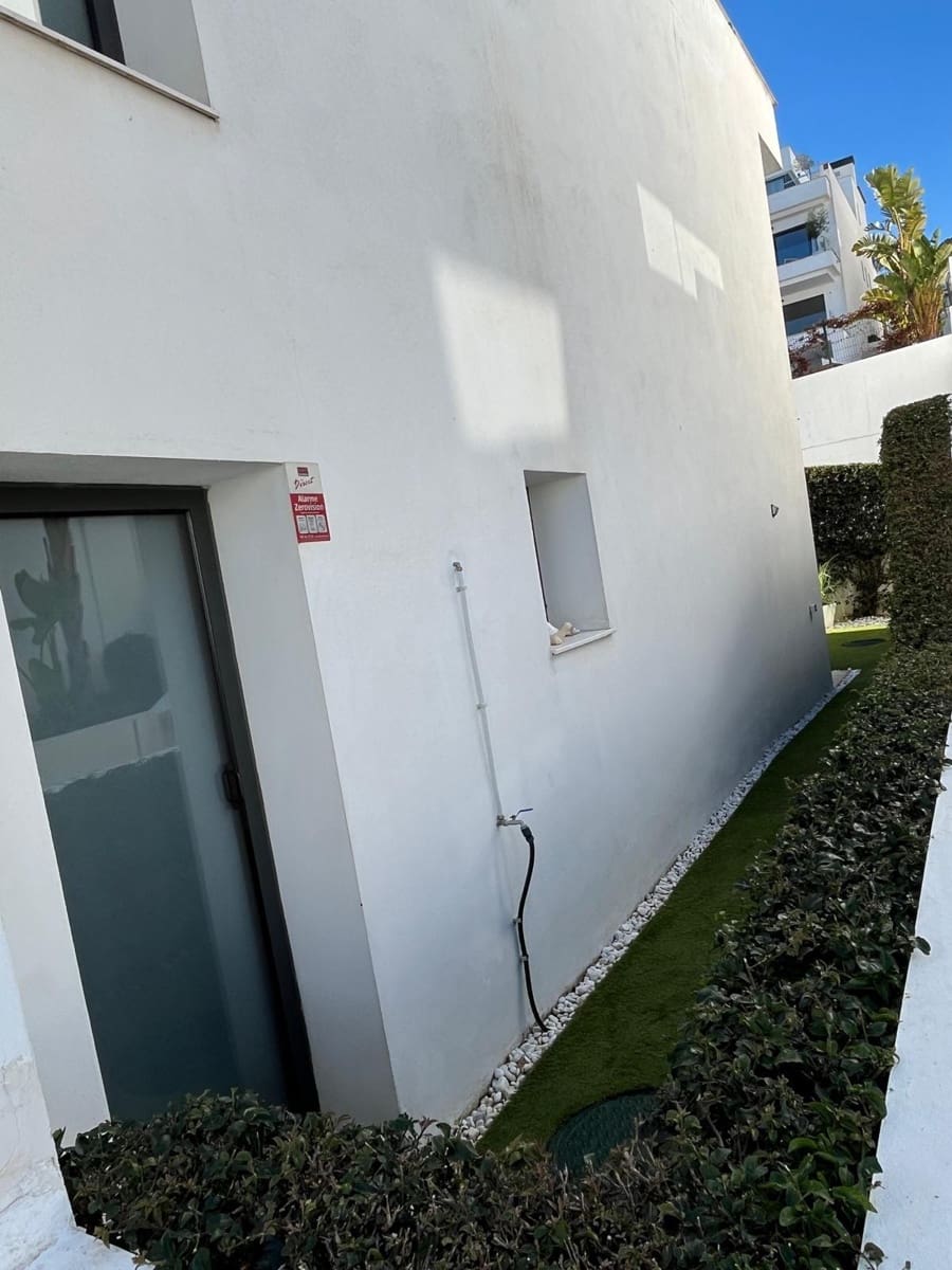 2 slaapkamer Strandappartement te koop in La Alcaidesa met zwembad garage - € 725.000 (Ref: 10094959)