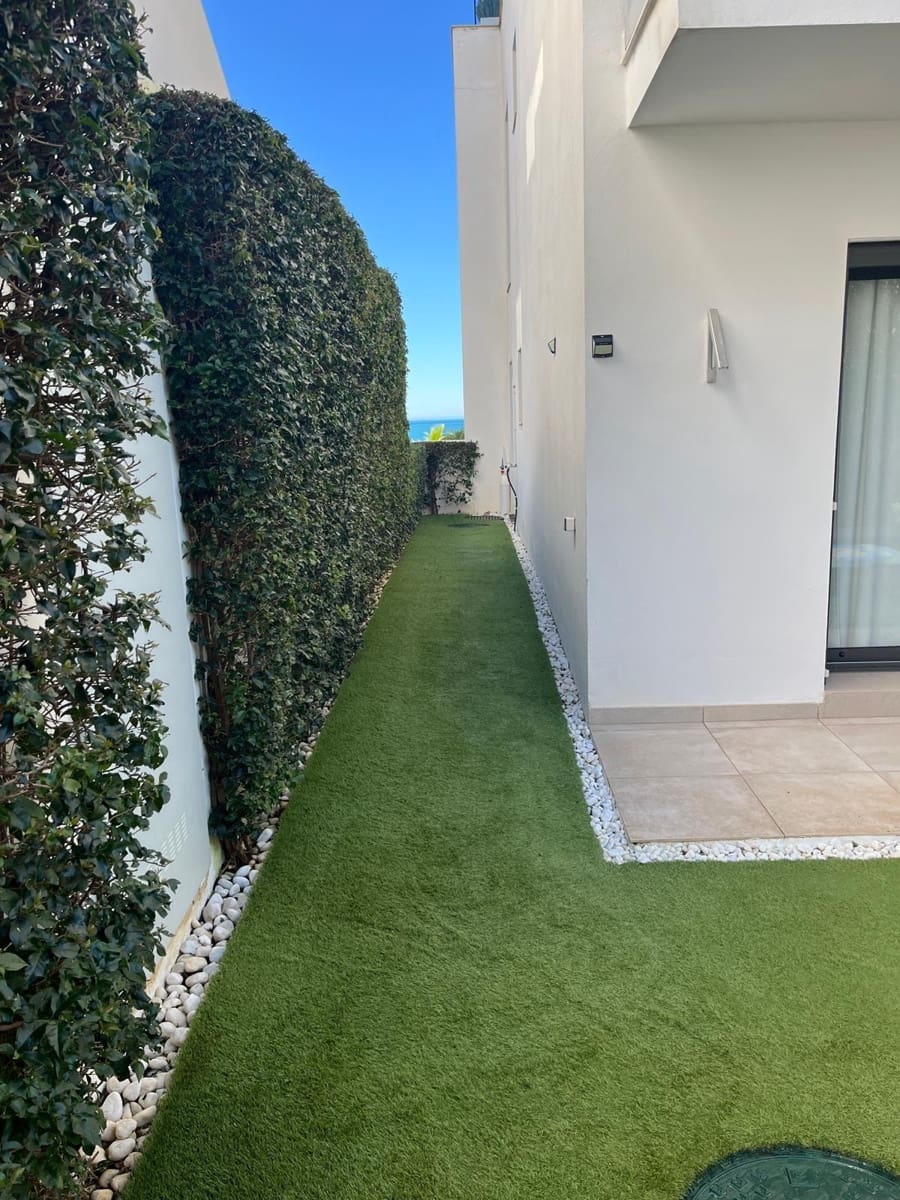 2 slaapkamer Strandappartement te koop in La Alcaidesa met zwembad garage - € 725.000 (Ref: 10094959)