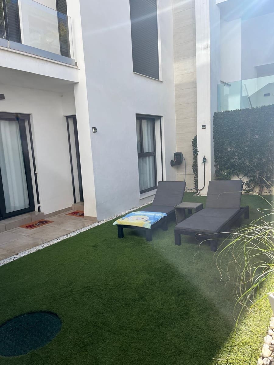 2 slaapkamer Strandappartement te koop in La Alcaidesa met zwembad garage - € 725.000 (Ref: 10094959)