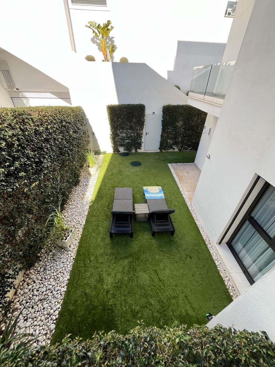 2 slaapkamer Strandappartement te koop in La Alcaidesa met zwembad garage - € 725.000 (Ref: 10094959)