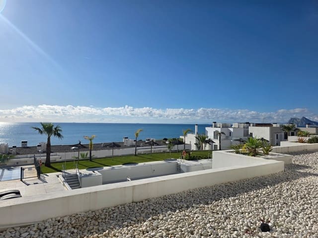 2 quarto Apartamento de Praia para venda em La Alcaidesa com piscina garagem - 725 000 € (Ref: 10094959)