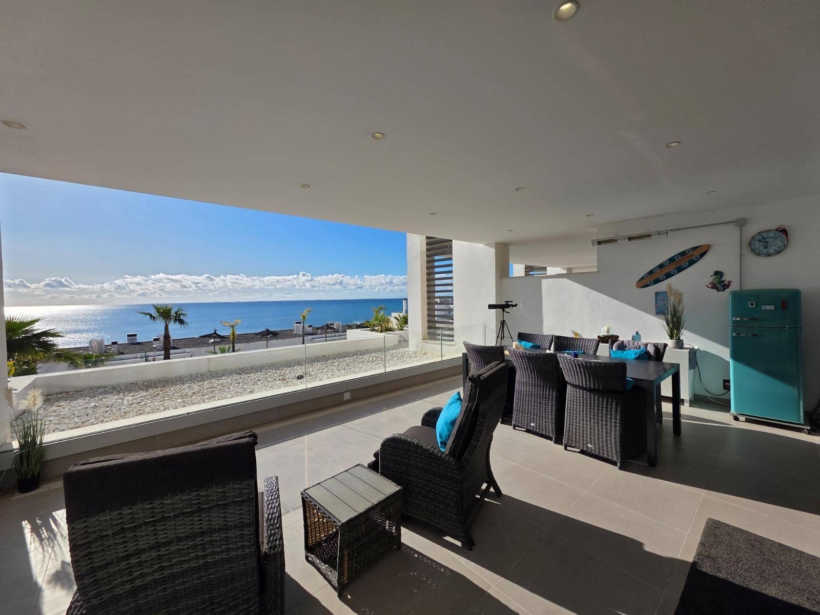 2 slaapkamer Strandappartement te koop in La Alcaidesa met zwembad garage - € 725.000 (Ref: 10094959)