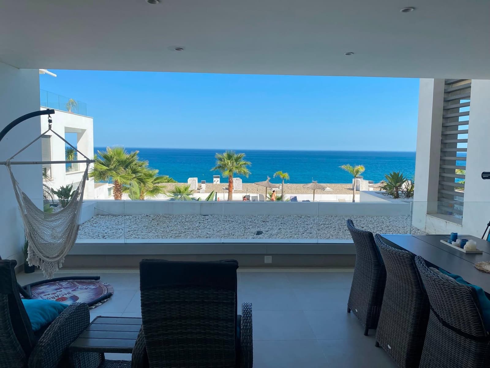 2 slaapkamer Strandappartement te koop in La Alcaidesa met zwembad garage - € 725.000 (Ref: 10094959)