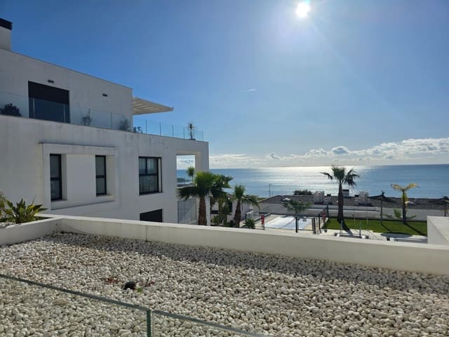 2 quarto Apartamento de Praia para venda em La Alcaidesa com piscina garagem - 725 000 € (Ref: 10094959)