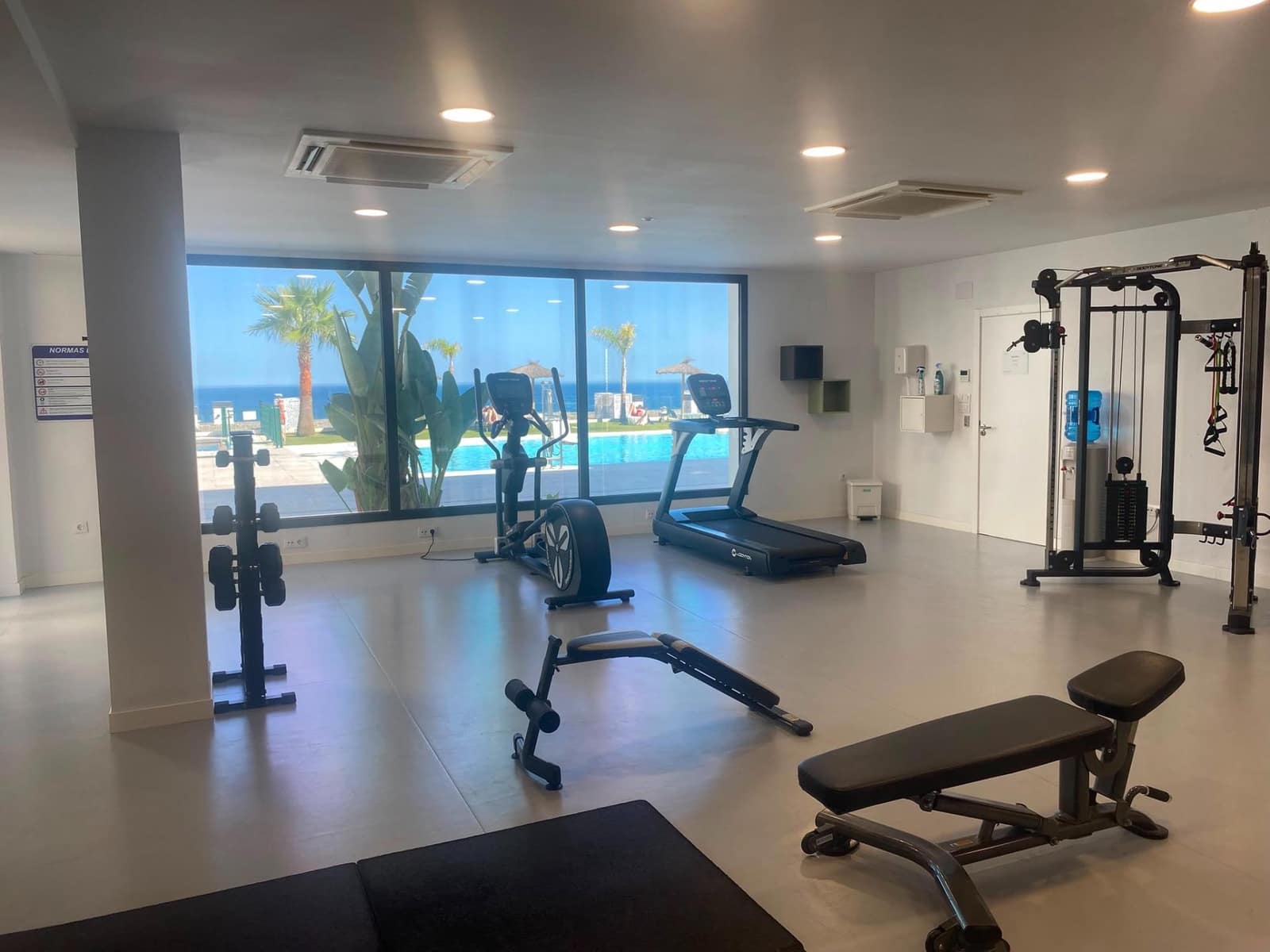 2 slaapkamer Strandappartement te koop in La Alcaidesa met zwembad garage - € 725.000 (Ref: 10094959)
