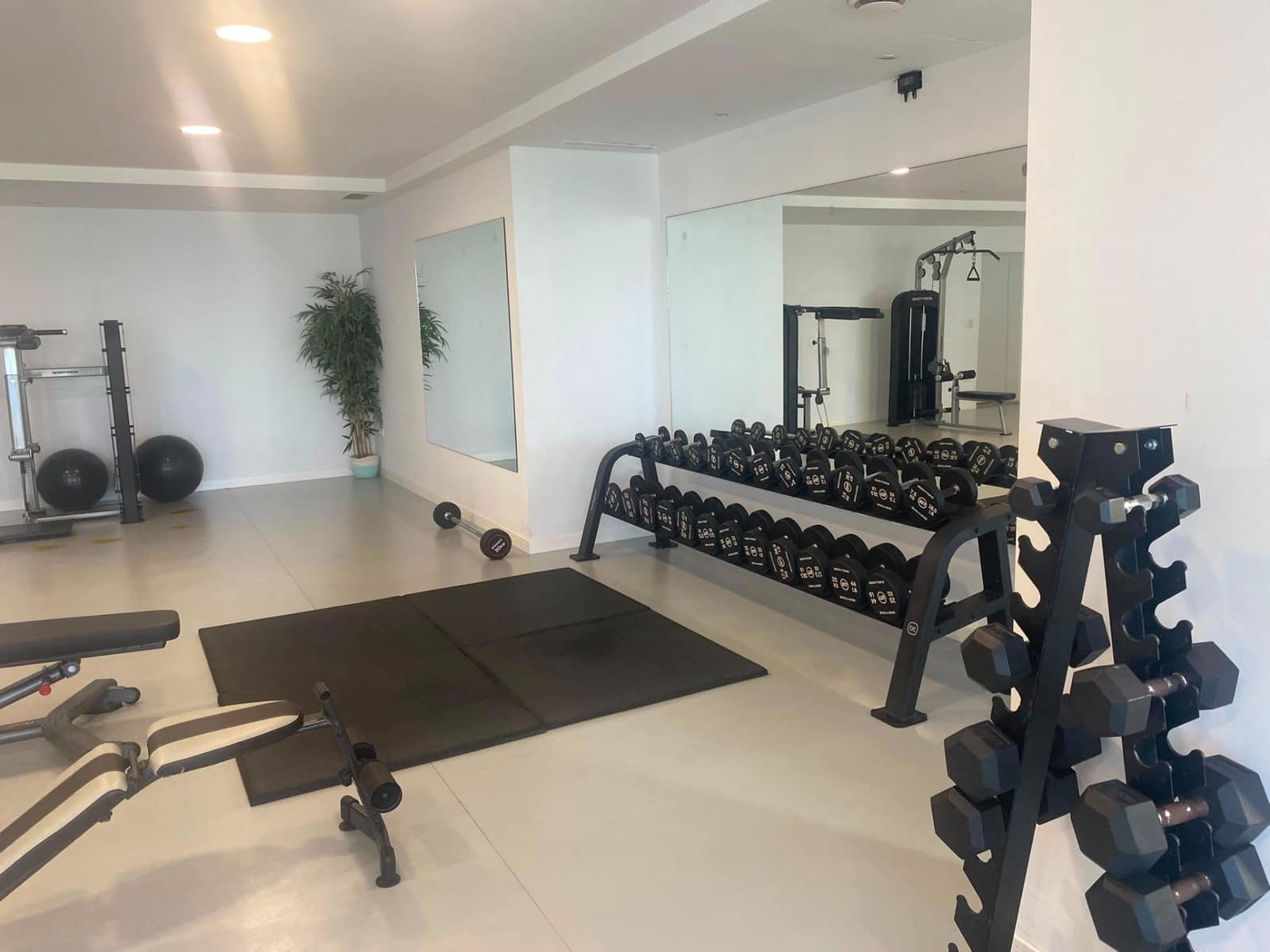 2 slaapkamer Strandappartement te koop in La Alcaidesa met zwembad garage - € 725.000 (Ref: 10094959)