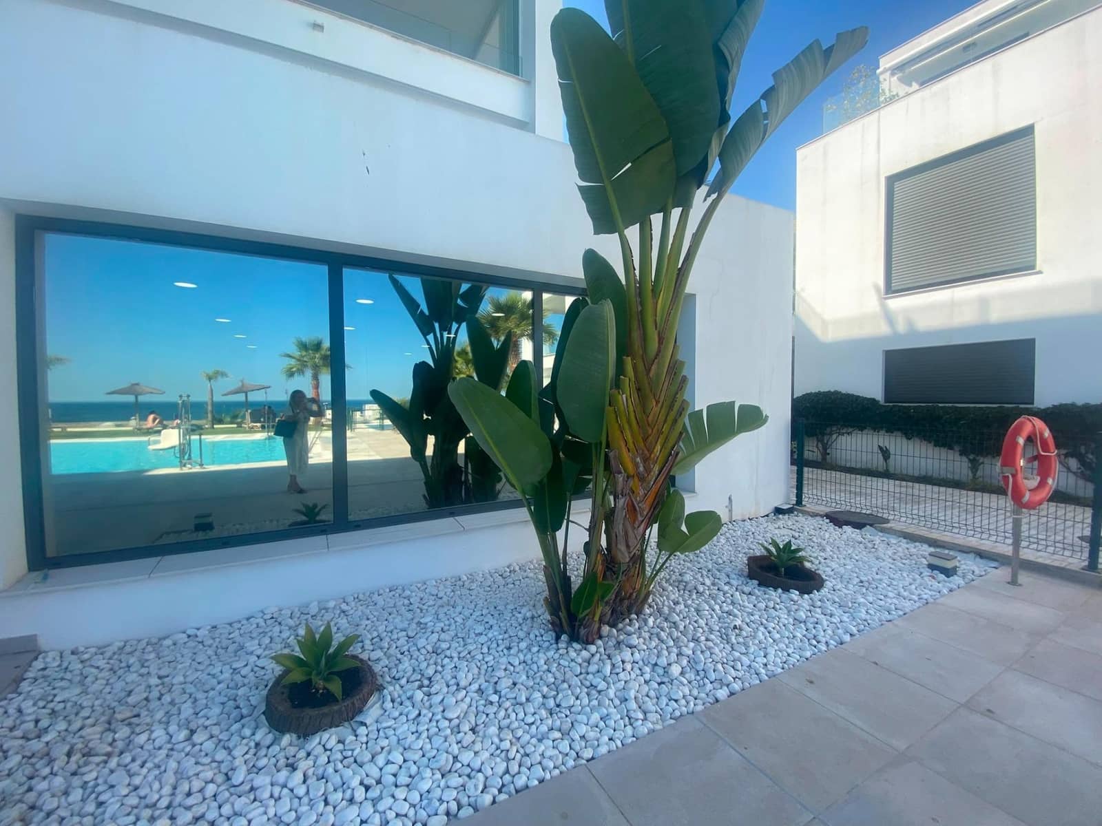 2 slaapkamer Strandappartement te koop in La Alcaidesa met zwembad garage - € 725.000 (Ref: 10094959)