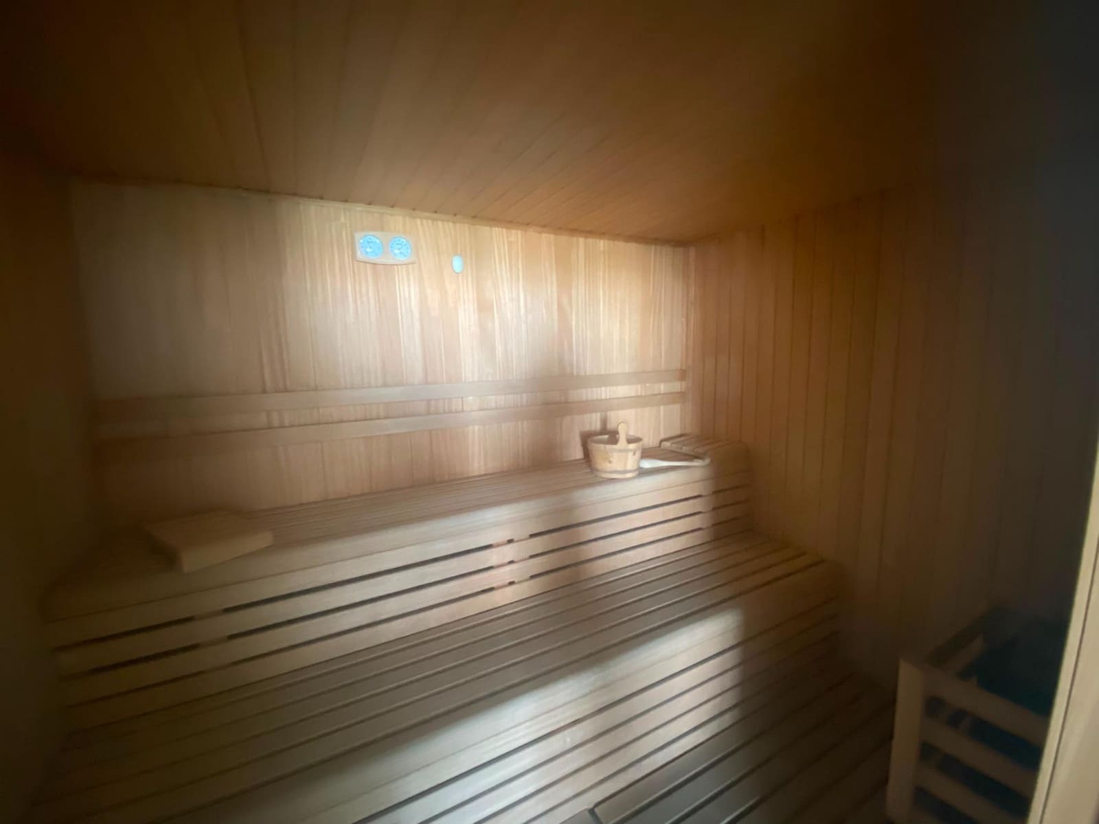 2 slaapkamer Strandappartement te koop in La Alcaidesa met zwembad garage - € 725.000 (Ref: 10094959)