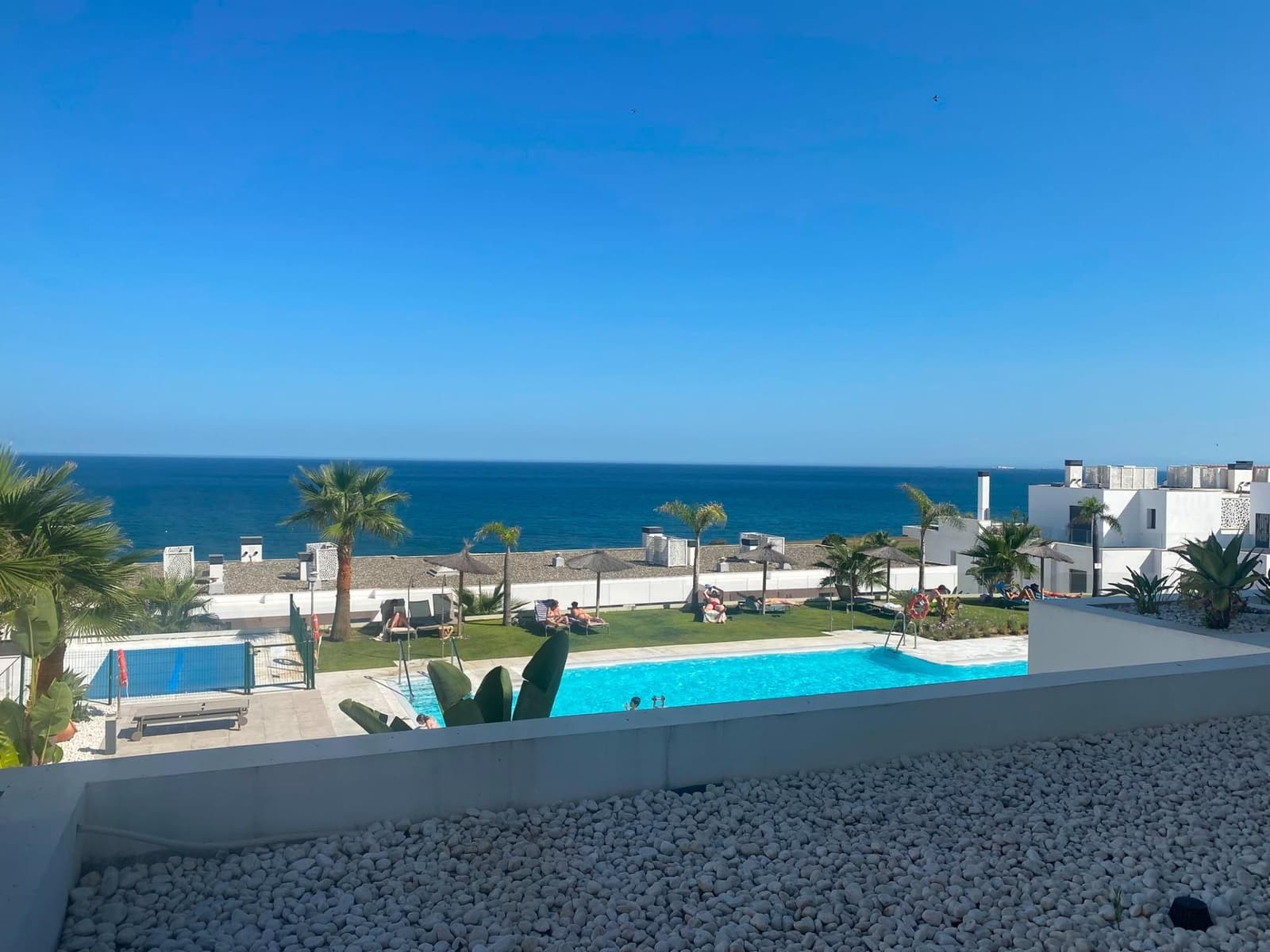 2 slaapkamer Strandappartement te koop in La Alcaidesa met zwembad garage - € 725.000 (Ref: 10094959)