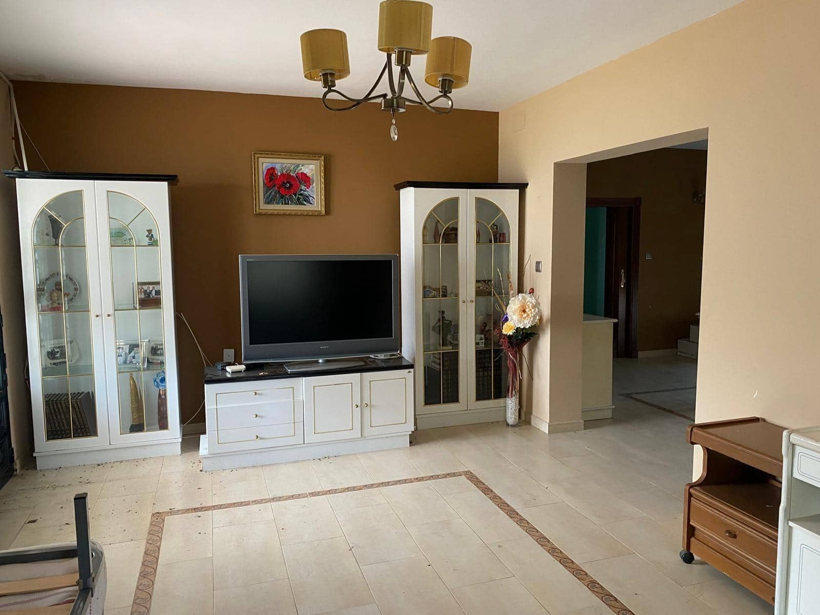 7 bedroom Villa for sale in Algeciras with pool garage - € 550,000 (Ref: 10120276)