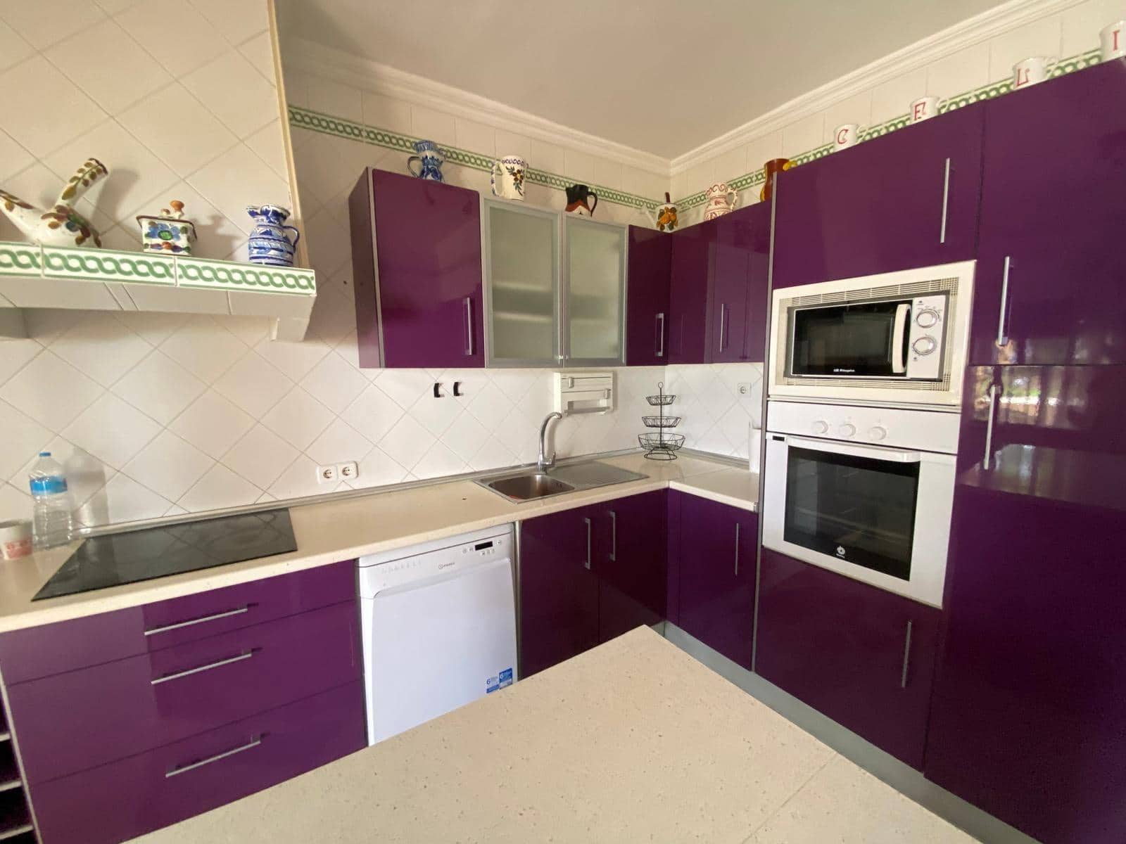 7 bedroom Villa for sale in Algeciras with pool garage - € 550,000 (Ref: 10120276)