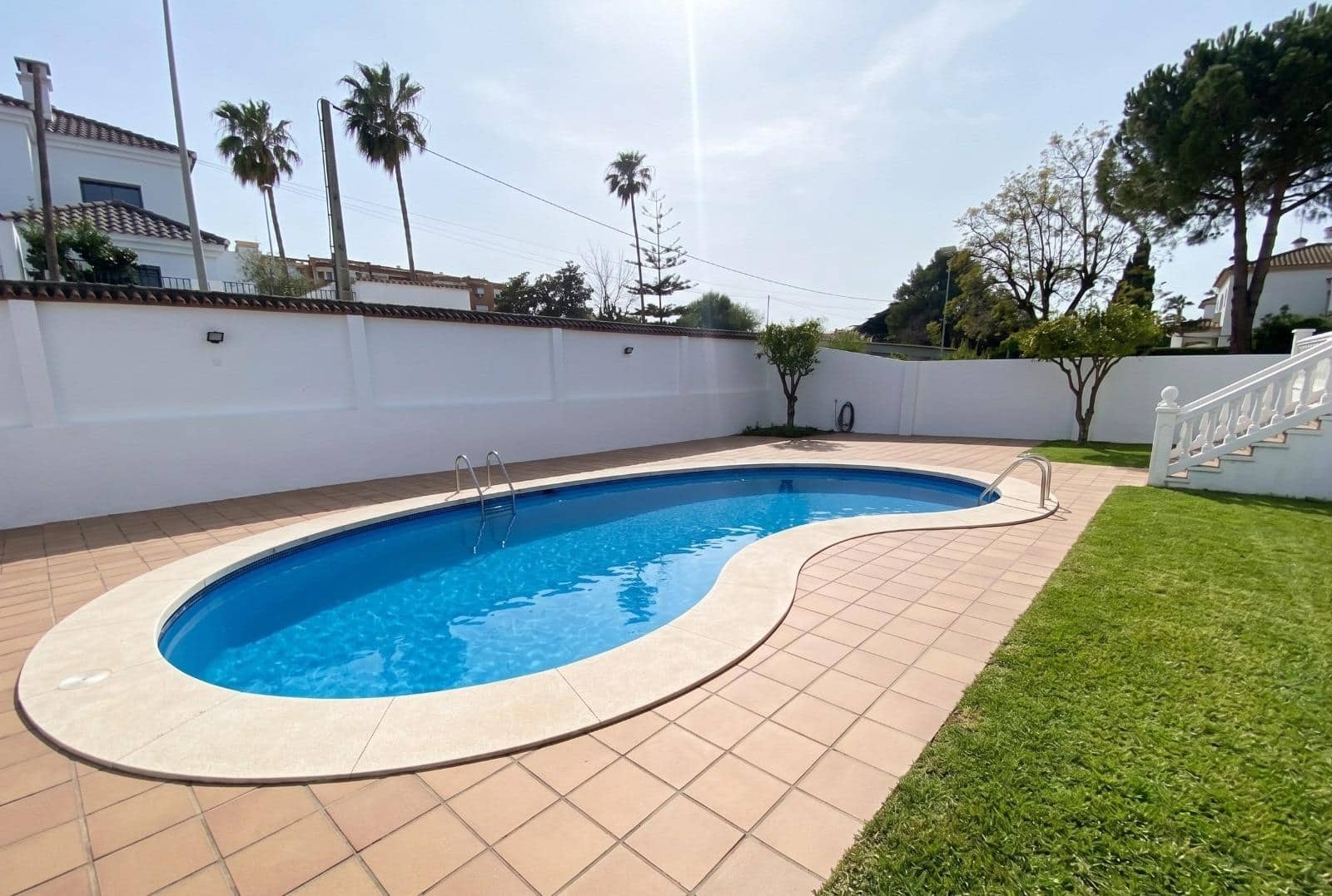 7 bedroom Villa for sale in Algeciras with pool garage - € 550,000 (Ref: 10120276)