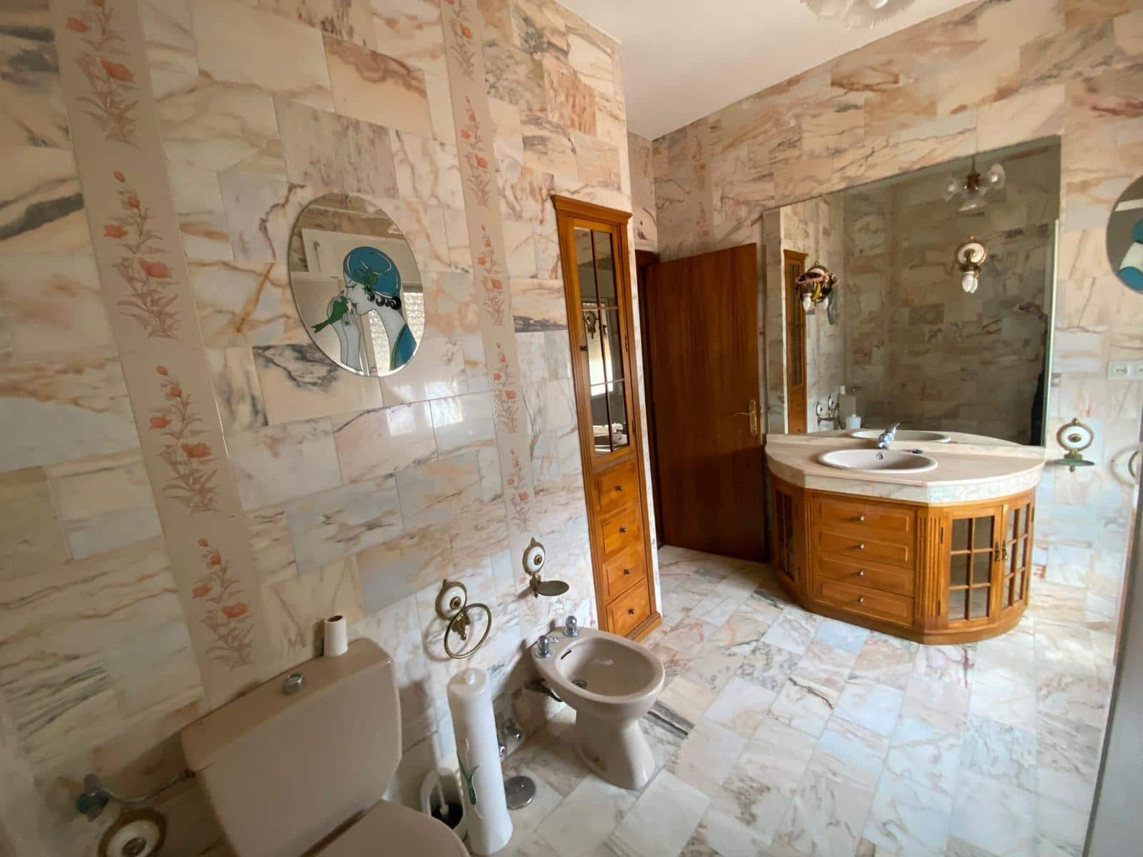 7 bedroom Villa for sale in Algeciras with pool garage - € 550,000 (Ref: 10120276)
